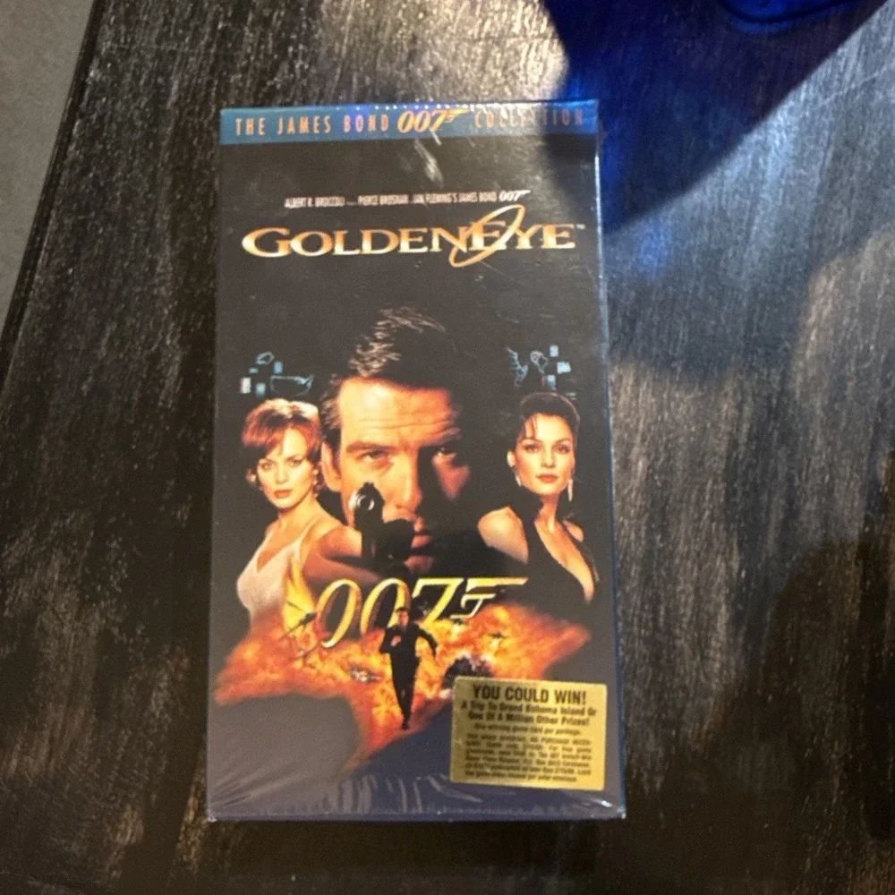 GoldenEye (VHS, 1995)